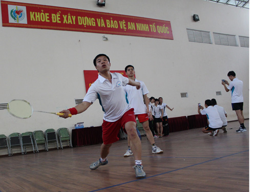 Một số hình ảnh thi đấu của các thành viên trong Lễ ra mắt CLB Cầu lông Học viện CSND